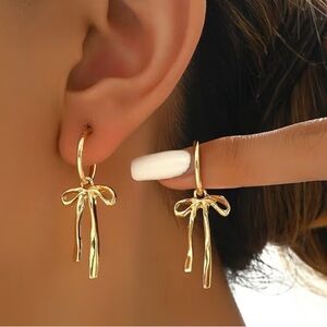 Elegant 18k Plated Gold Bow Earrings